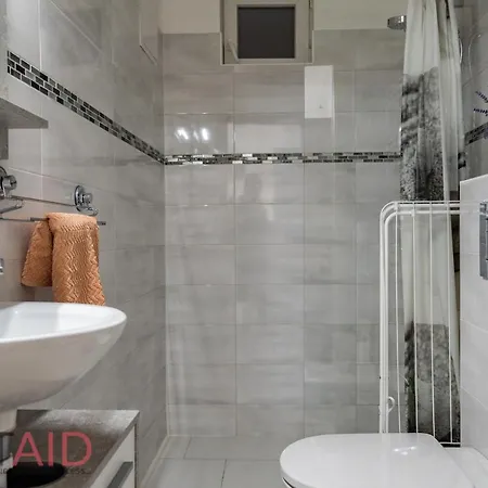 B17 - Hostaid Apartment Budapest