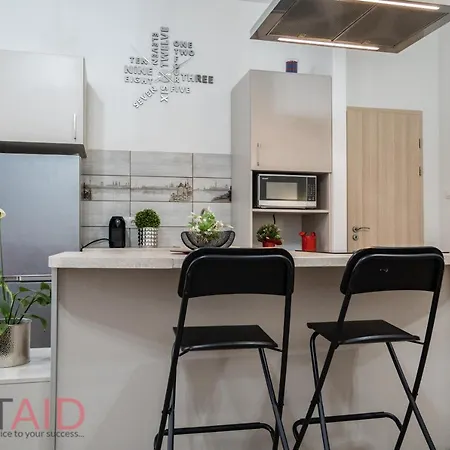 B17 - Hostaid Apartment *