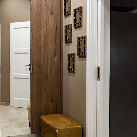 V68 Deluxe - Hostaid Apartment Budapest