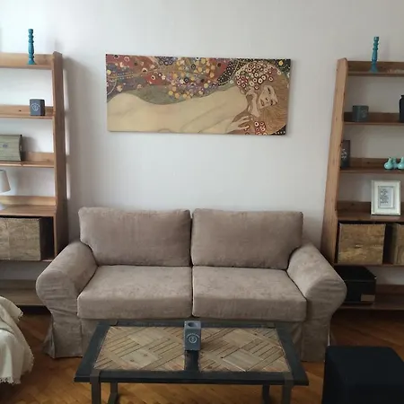 Apartment Mainstreet Central