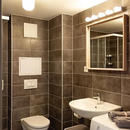 Apartment S18 