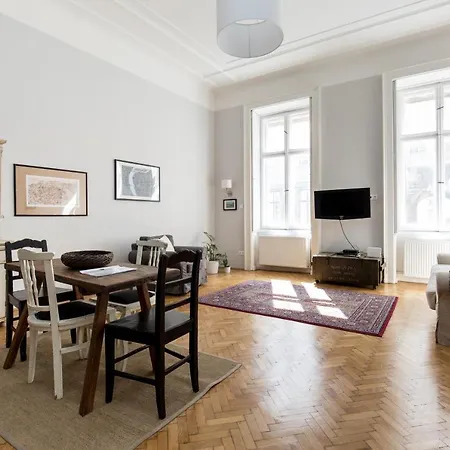 Apartmán King Rustik & Budapešť