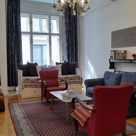 Apartment 3 Bedrooms Suite, 2 Bathrooms, Balcony At Opera
