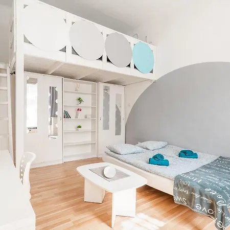 Sunny Dots - Free Parking! Apartment *