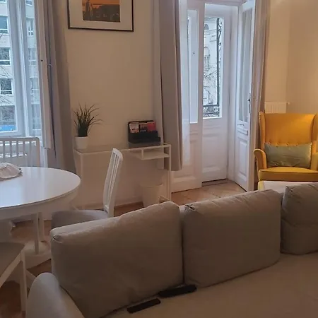 아파트 Terrace Vuvu - With Balcony In The Heart Of
