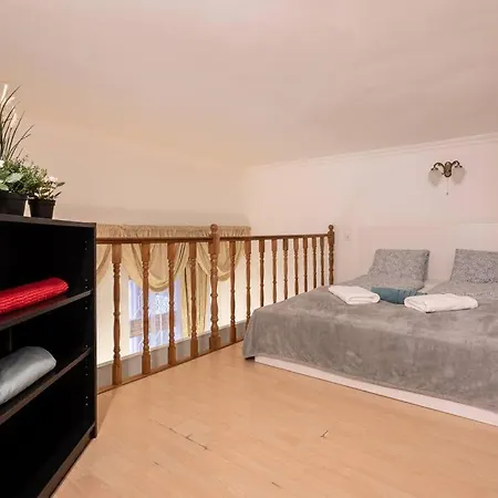 Cozy 3 Bedrooms In 7st Districht Daire