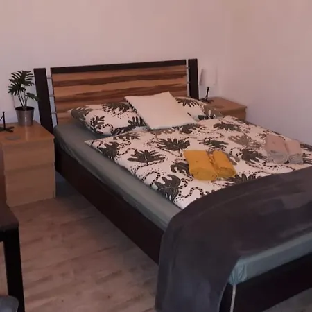 Garibaldik Apartman Apartment