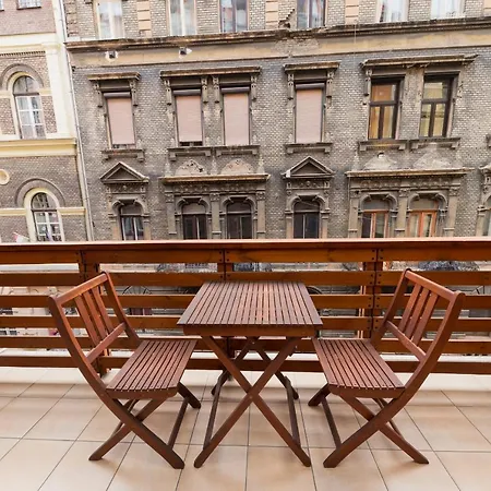 Lovag Apartment