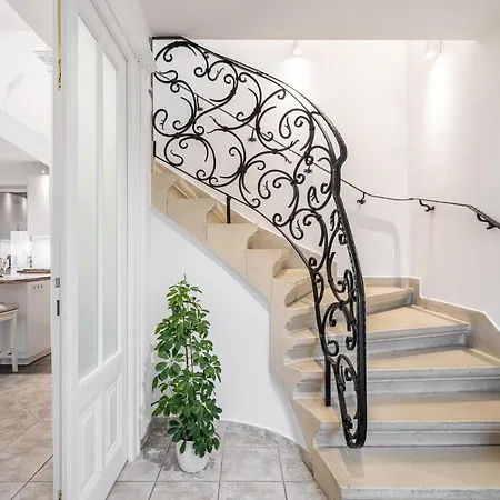 Suburbia Villa Budapest