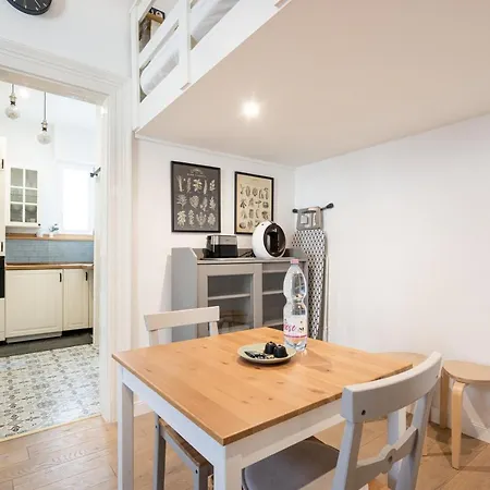 Apartment Youth Motive With Gallery Budapest