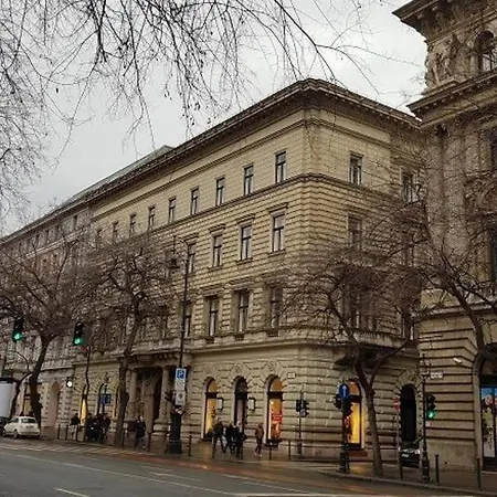 2br2ba Andrassy Free Parking Apartment *