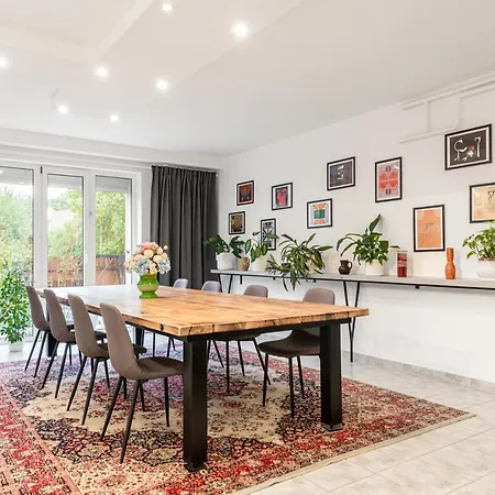 Suburbia Villa Budapest