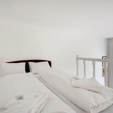 Setting Sun Apartment