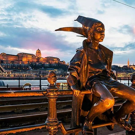 Apartment 2 Rooms Between Of Chain Bridge, Cathedral, Parlament,Castle Area Budapest
