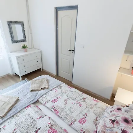 Emily's Lovely Place Apartment Budapest