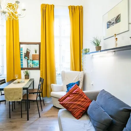 Free Parking Chain Bridge 4ppl, 2bdrm, Wifi, Smart Tv, Ac Apartment *