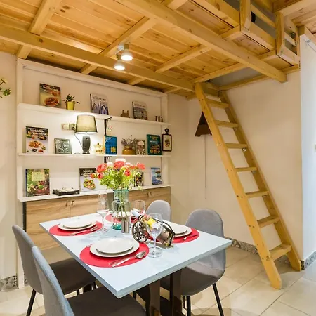 Westend Apartment *