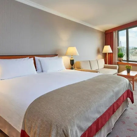 Intercontinental By Ihg Otel