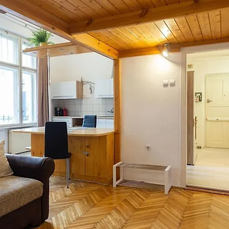Heart 10 Apartment *