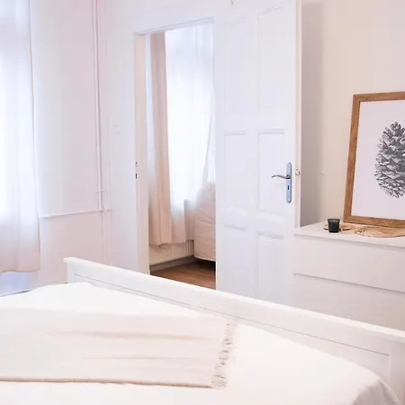 Apartment Scandi Custom 2-bdr *