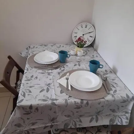Always A Huge Sale! Apartment *