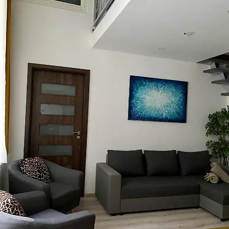 New In The Center Apartment *