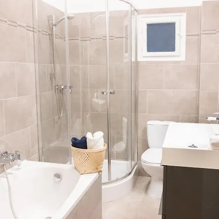 Scandi Custom 2-bdr Appartamento Budapest