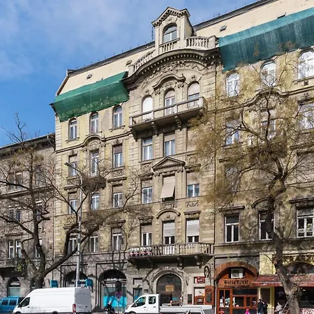 Westend Apartment *