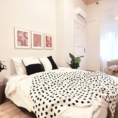 Unwind In Style W Sauna Dsgn 2br Apartment Budapest