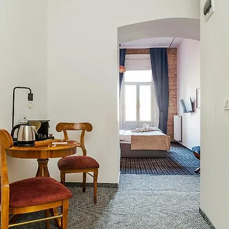 Hotel Giselle Vintage Doubles