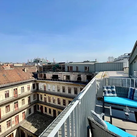 Penthouse W Private Rooftop And Free Parking