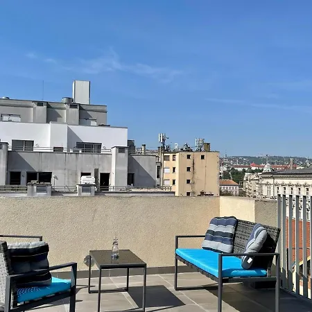 Apartment Penthouse W Private Rooftop And Free Parking Budapest