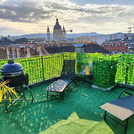 Rooftop With Private Jacuzzi Apartmán