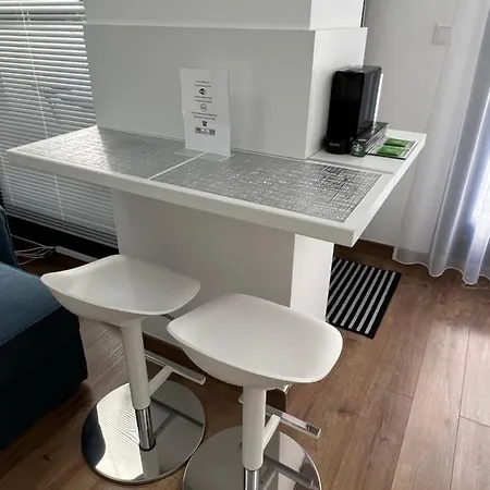 Luxe Studio With City Center Vibe Apartment