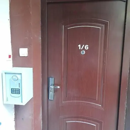 Always A Huge Sale! Apartment