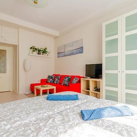 Perl Apartment- Air Conditioned, Cozy Near Varosliget Apartment *