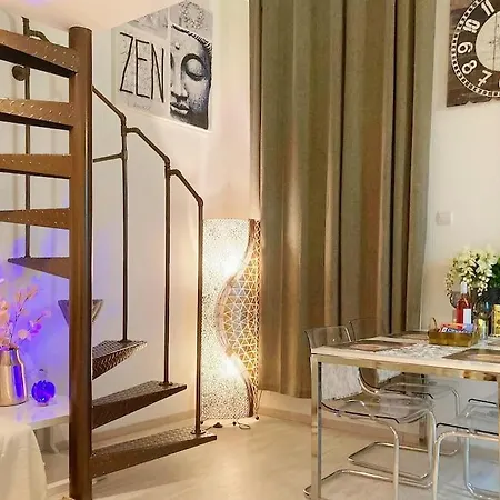 Ruin Bar-loft Design Apartment Budapest
