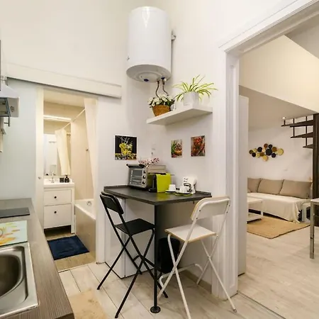 Apartment Ruin Bar-loft Design Budapest