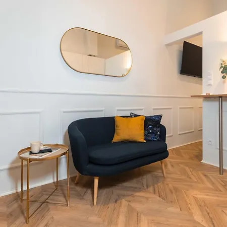 Charming - In The Downtown Apartament *