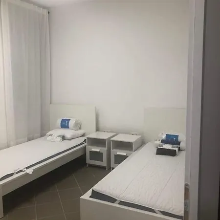 Hostel Konvoj Szallo