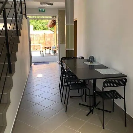 Konvoj Szallo Hostel