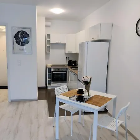 Apartment Garden Getaway #freeparking *