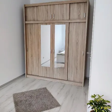 Garden Getaway #freeparking Apartment