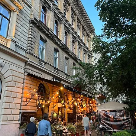 Apartment Casa Nora Liszt Ferenc Ter