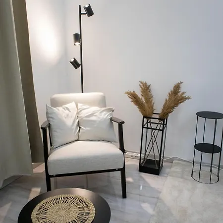 Magpie Apartment
