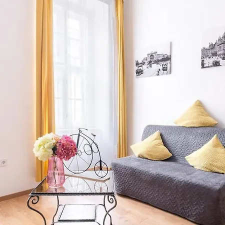 Vintage Style Cozy Downtown Apartment. Apartmán *