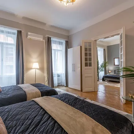 Spacious & Cozy Downtown With Balcony Apartment