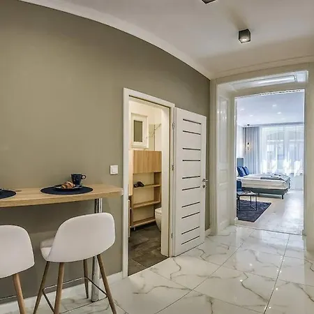 Luxury For Treasure Seekers Apartment