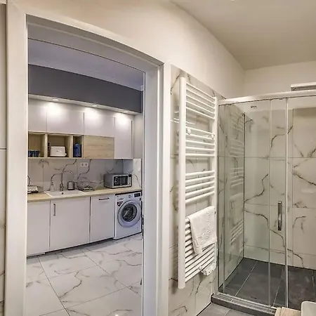 Luxury For Treasure Seekers Apartment