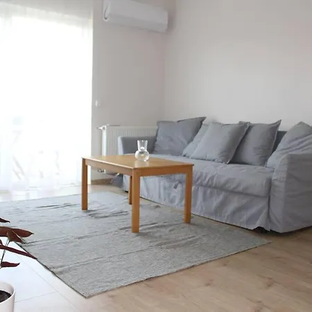 Next To The River Apartment *